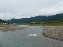 富田川の水垢離場付近の浅瀬