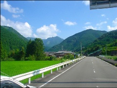 富里温泉付近より見た「乙女の寝顔」＝半作嶺