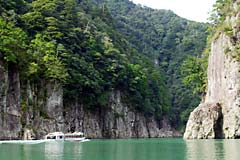 瀞峡とウォータージェット船