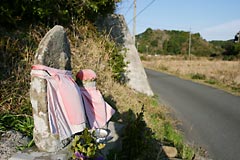 くじの川の辻地蔵