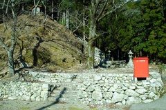 洞尾の矢倉神社