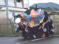万呂の獅子舞写真２