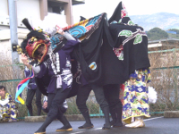万呂の獅子舞写真３